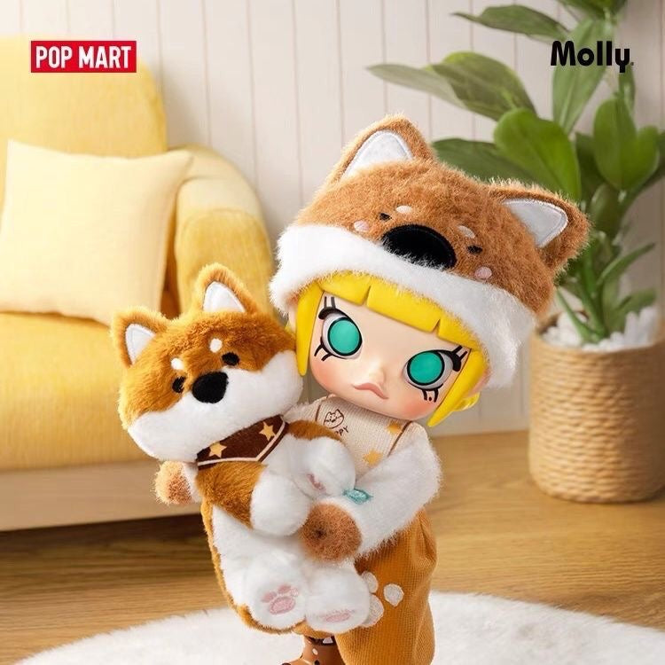 Molly Hug Articulated Action Figure Collection 1/8