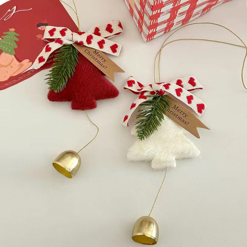 Christmas Plush Bell Hanging Ornament – Door Handle / Car / Tree Decoration & Gift