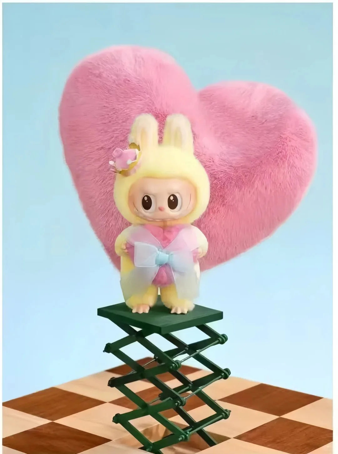 [Confirm Design] The Monsters Labubu Let's Checkmate Series The Queen Vinyl Plush Hanging Card