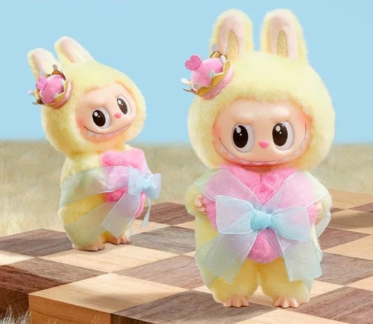 [Confirm Design] The Monsters Labubu Let's Checkmate Series The Queen Vinyl Plush Hanging Card